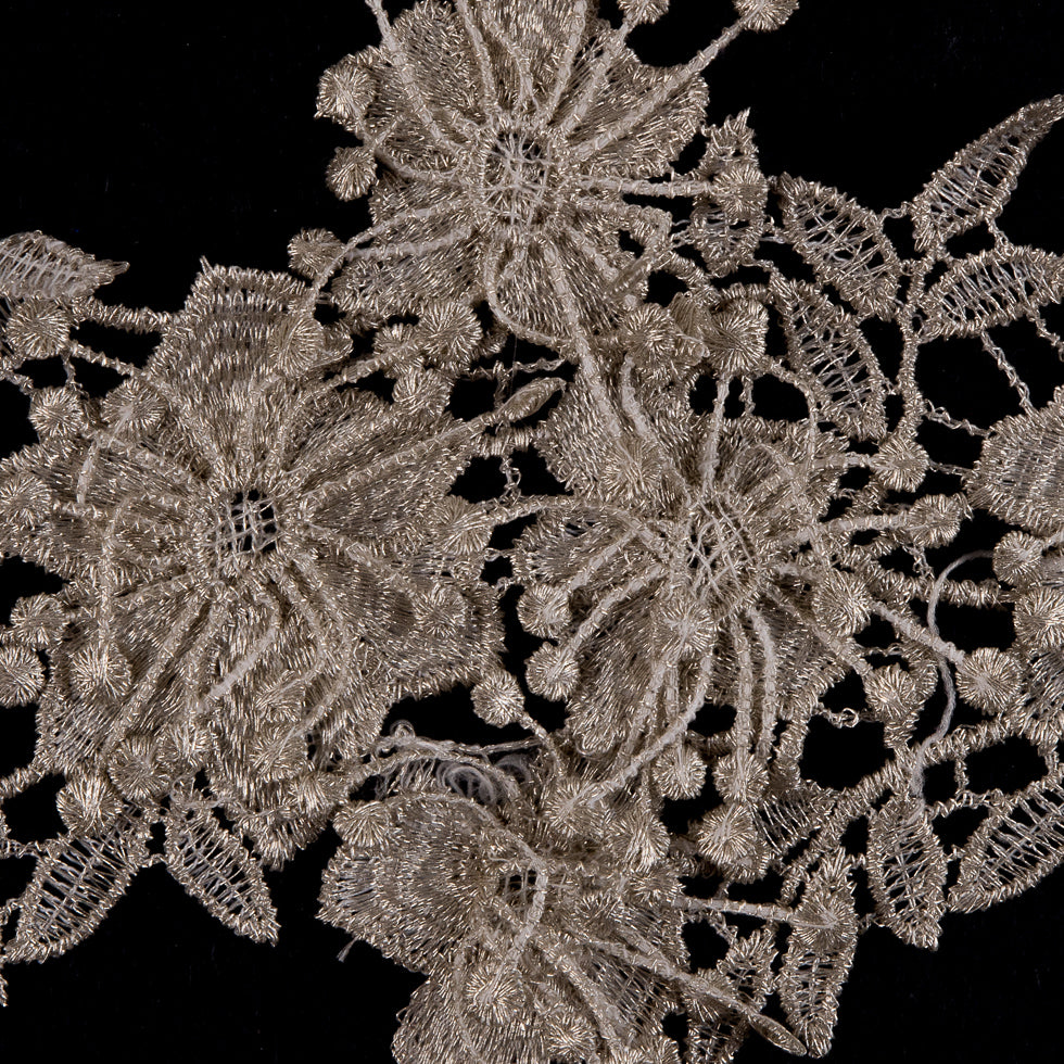 Metallic Silver Floral Lace Trim - 4.5 - Detail Metallic Silver Floral Lace Trim - 4.5 - Detail