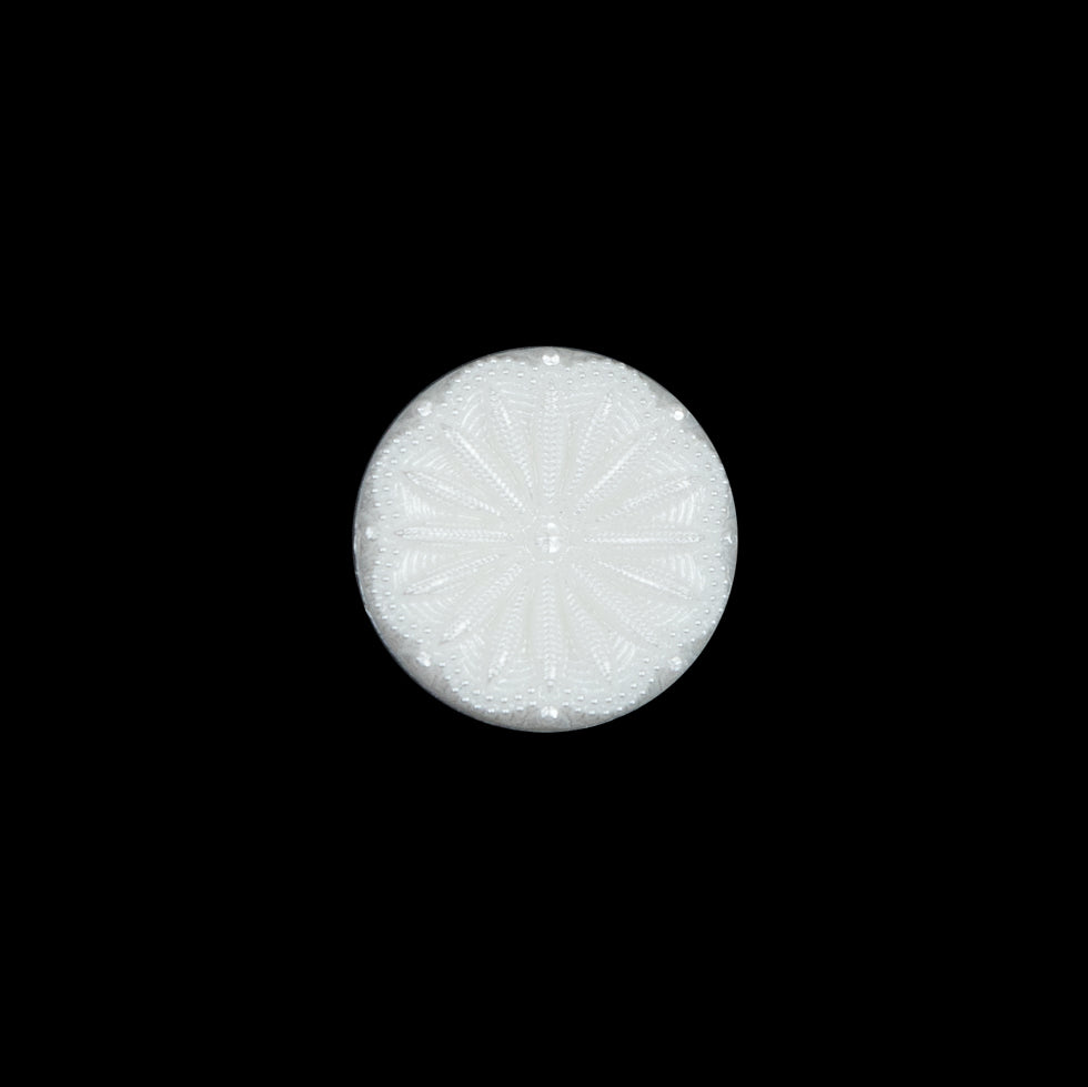 Italian White Floral Nylon Sprayed Button - 20L/12.5mm Italian White Floral Nylon Sprayed Button - 20L/12.5mm