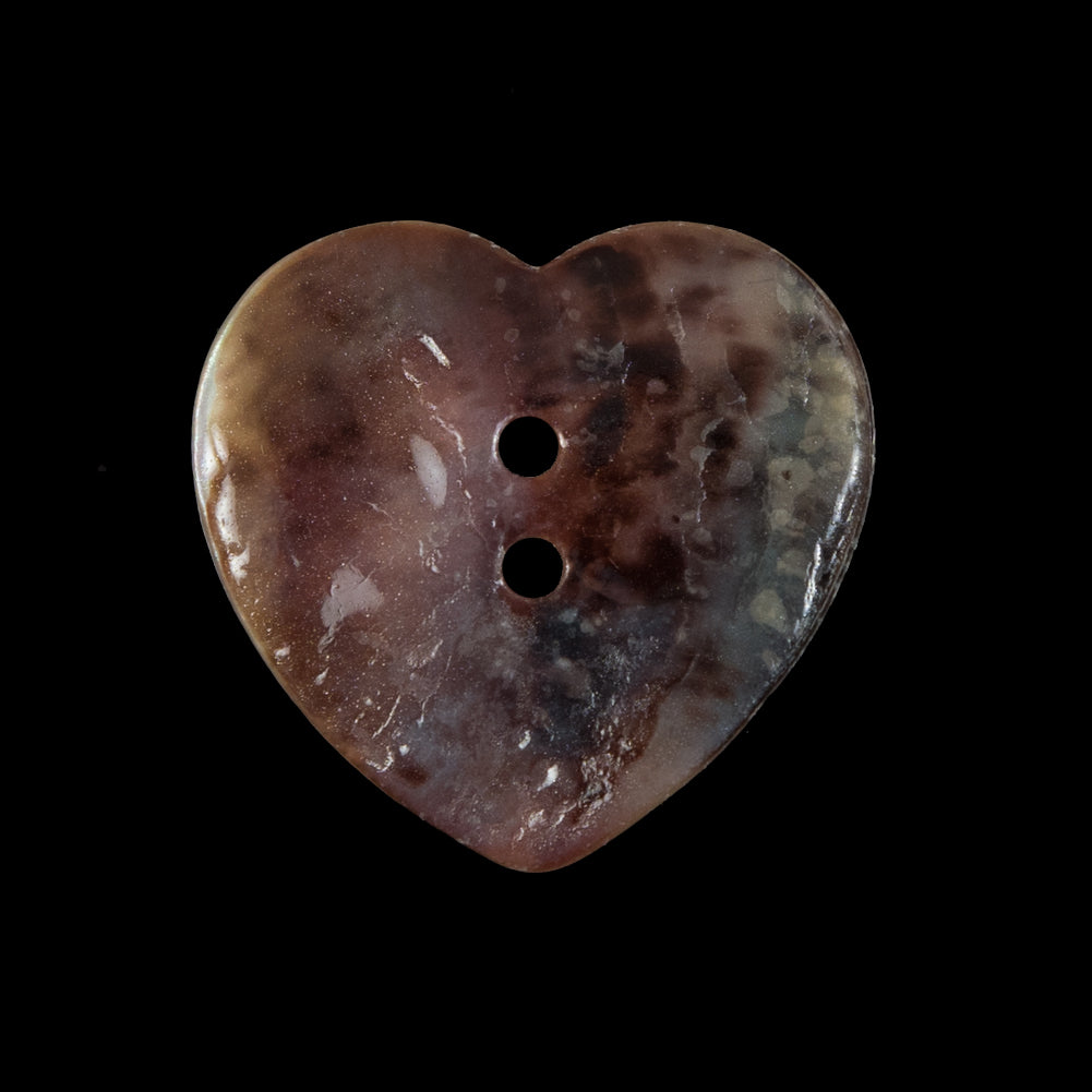 Italian Iridescent Heart-Shaped Shell Button - 40L/25.5mm Detail Italian Iridescent Heart-Shaped Shell Button - 40L/25.5mm Detail