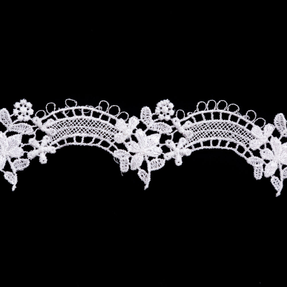 Fancy White Floral Scalloped Venise Lace Trim - 1.5" Detail Fancy White Floral Scalloped Venise Lace Trim - 1.5" Detail