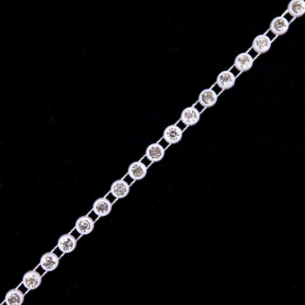 White/Crystal Plastic & Glass White/Crystal Plastic & Glass