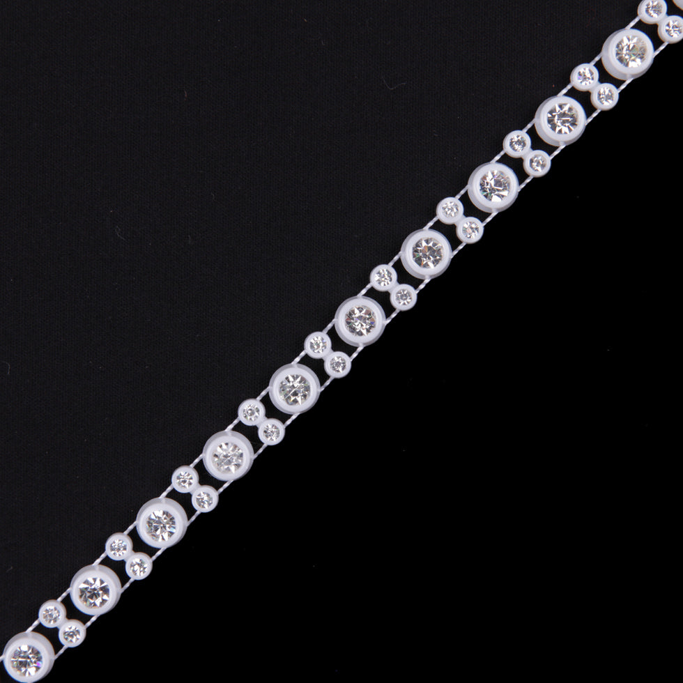 White/Crystal Plastic & Glass White/Crystal Plastic & Glass