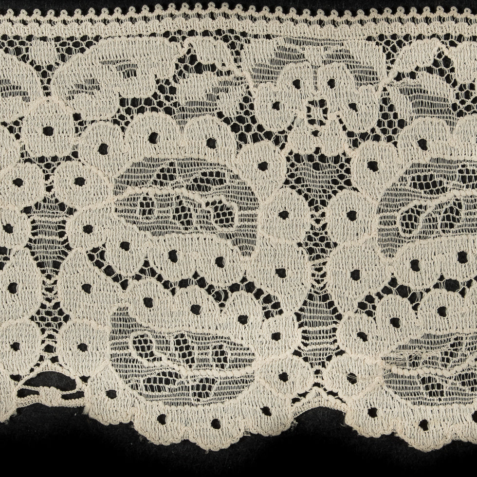 Pale Peach Stretch Paisley Lace Trim - 3" Detail Pale Peach Stretch Paisley Lace Trim - 3" Detail