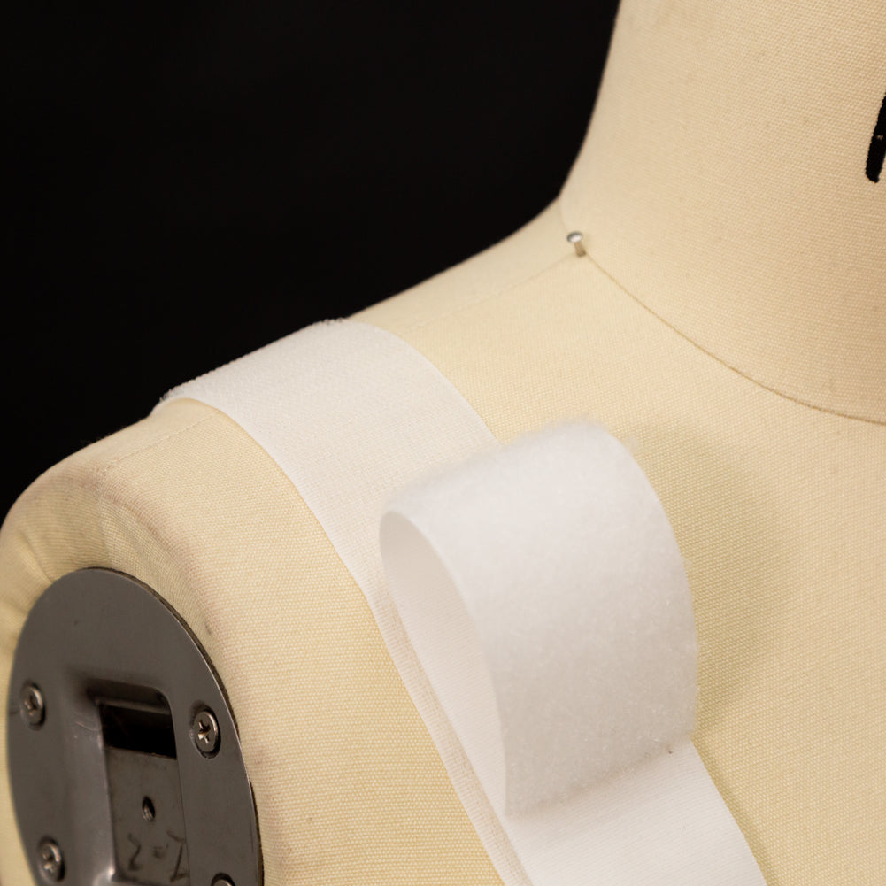 White Sticky Back VELCRO® Brand Fastener - 1.5" Detail White Sticky Back VELCRO® Brand Fastener - 1.5" Detail