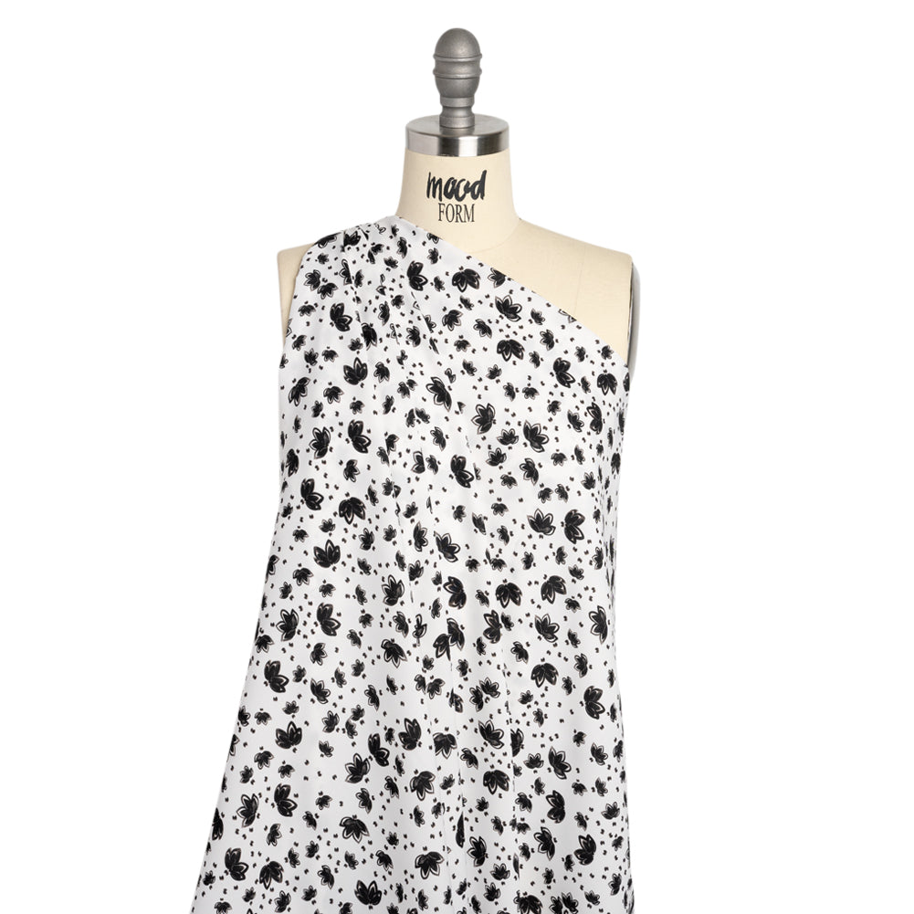 Mood Exclusive Small Lazy Lotus Polyester Crepe Drape Mood Exclusive Small Lazy Lotus Polyester Crepe Drape