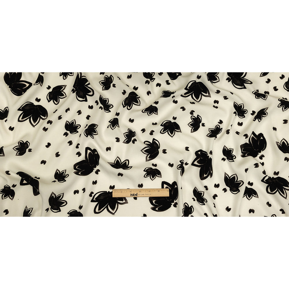 Mood Exclusive Large Lazy Lotus Polyester Crepe Full Mood Exclusive Large Lazy Lotus Polyester Crepe Full