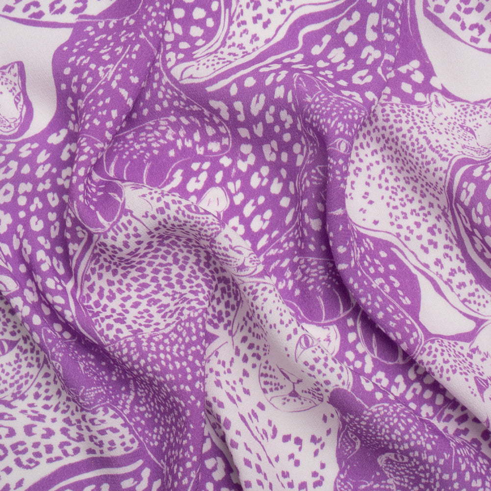 Sustainable Viscose Crepe Print - Purple and White Spotted Cats - Mood Exclusive Jamming Jaguars Sustainable Viscose Crepe Print - Purple and White Spotted Cats - Mood Exclusive Jamming Jaguars