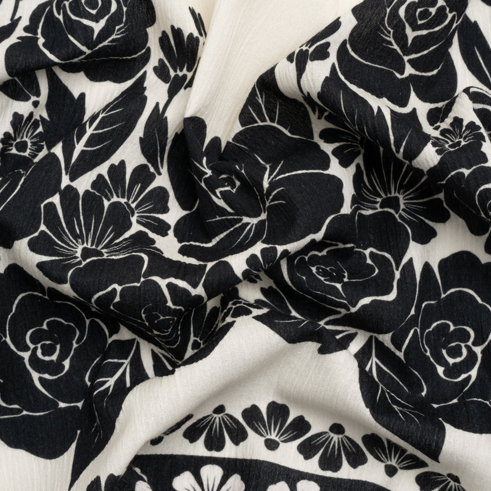 Crinkled Cotton Gauze Panel - Black and White Roses - Mood Exclusive Mounting Roses Print Crinkled Cotton Gauze Panel - Black and White Roses - Mood Exclusive Mounting Roses Print