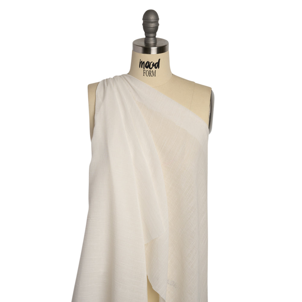 Famous Australian Designer White Crinkled Cotton and Linen Gauze Drape Famous Australian Designer White Crinkled Cotton and Linen Gauze Drape