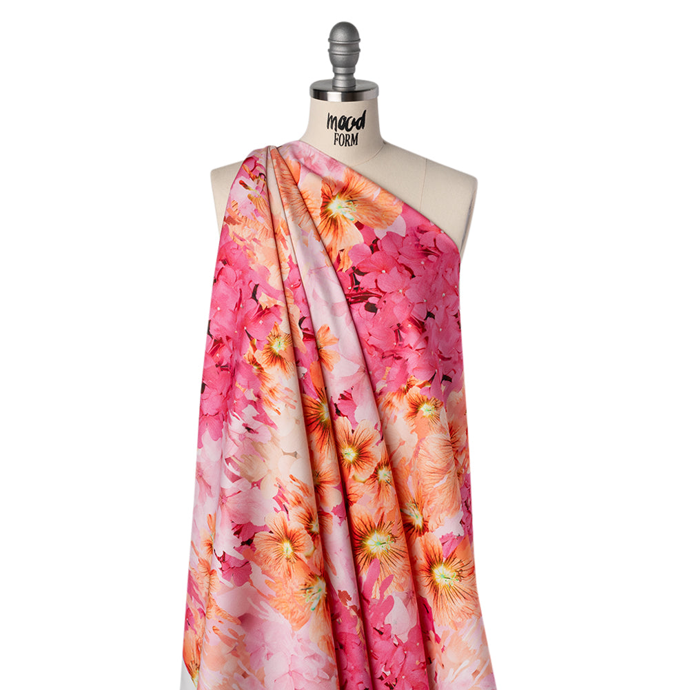 Brushed Cotton Woven - Pink and Orange Melting Flowers - Mood Exclusive Darling Daydream Print Drape Brushed Cotton Woven - Pink and Orange Melting Flowers - Mood Exclusive Darling Daydream Print Drape