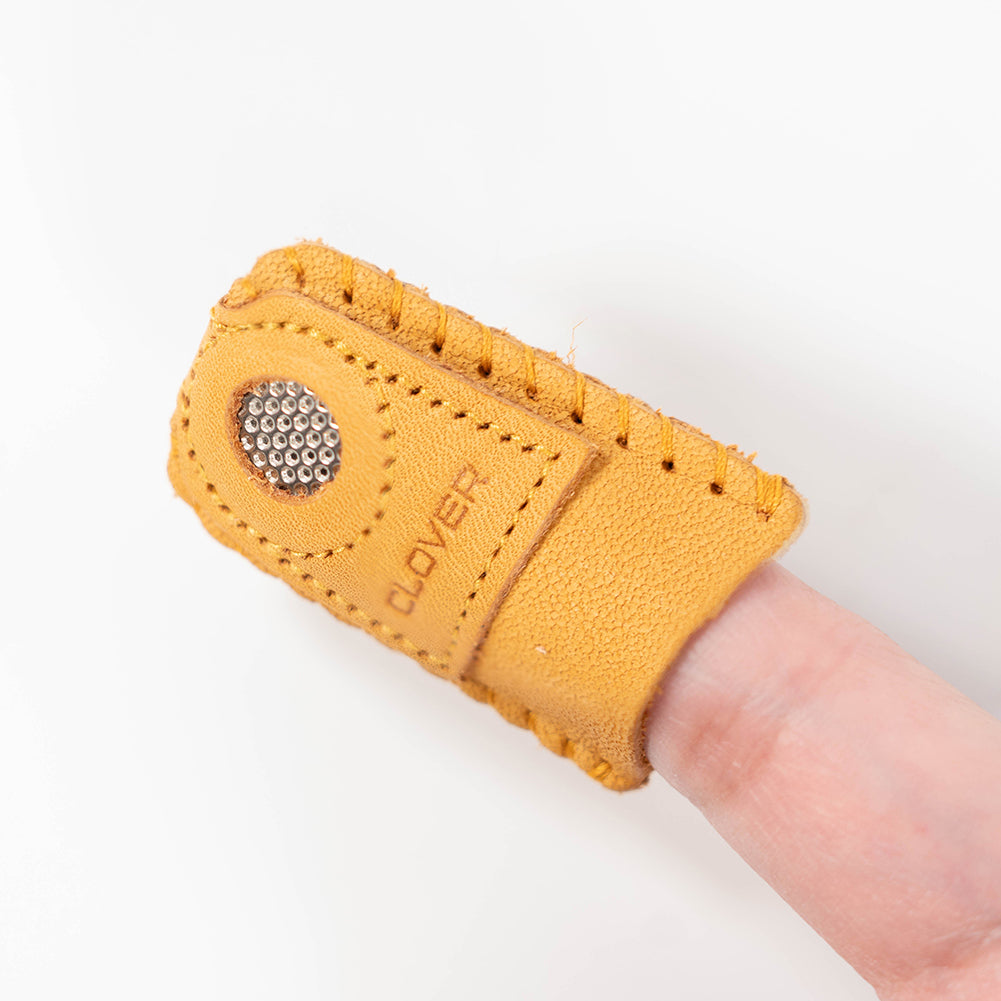 Clover Leather Coin Thimble - Medium - Full - Image 3 of 3 Clover Leather Coin Thimble - Medium - Full - Image 3 of 3