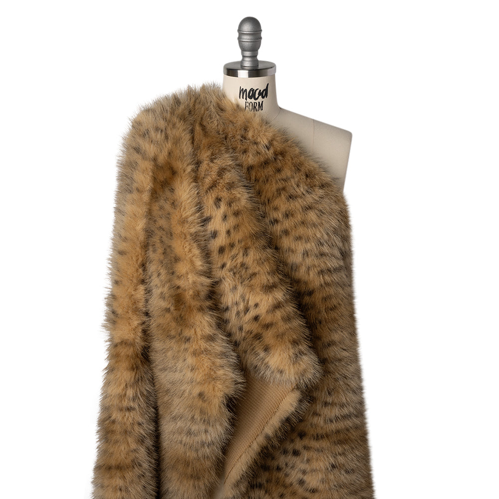 Fluffy Recycled Polyester Faux Fur - Warm Beige and Black Animal Spots Drape Fluffy Recycled Polyester Faux Fur - Warm Beige and Black Animal Spots Drape