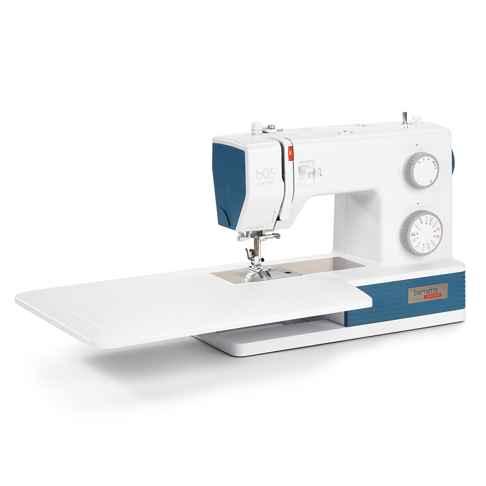 bernette 05 ACADEMY - Robust Mechanical Sewing Machine with 30 Essential Stitches - Full bernette 05 ACADEMY - Robust Mechanical Sewing Machine with 30 Essential Stitches - Full
