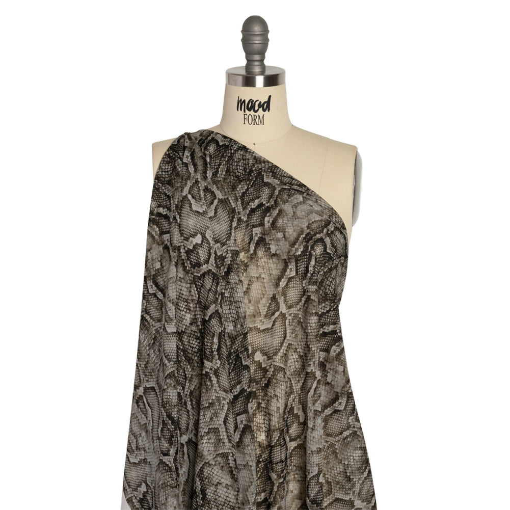 Viscose Georgette - Gray Python Skin - Tanzania Temptations Print - Mood Exclusive Kilimanjaro Collection - Drape Viscose Georgette - Gray Python Skin - Tanzania Temptations Print - Mood Exclusive Kilimanjaro Collection - Drape