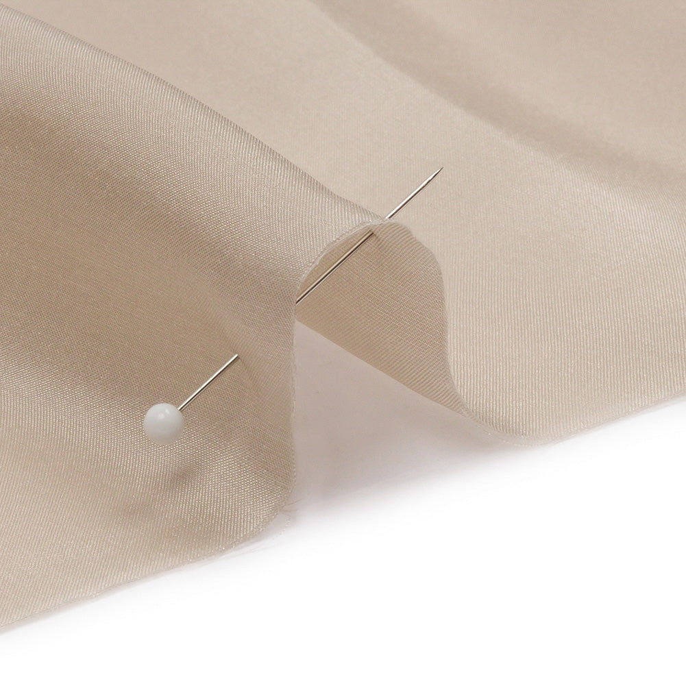 China Silk/Silk Habotai - Feather Gray - Premium Collection - Detail China Silk/Silk Habotai - Feather Gray - Premium Collection - Detail