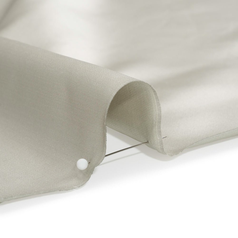 Silk Duchesse Satin - Soft Silver - Premium Collection - Detail Silk Duchesse Satin - Soft Silver - Premium Collection - Detail
