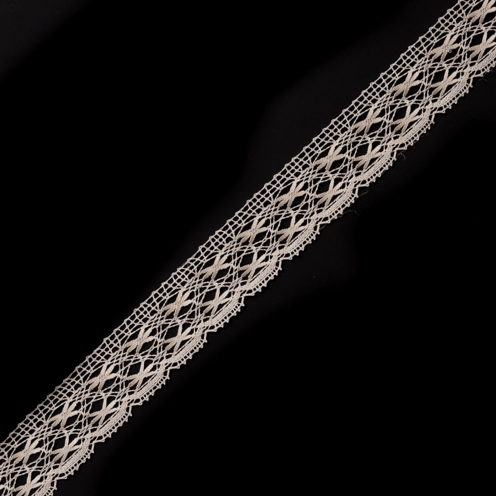 Ivory Crochet Trim w/ Scalloped Edges - 1.25"