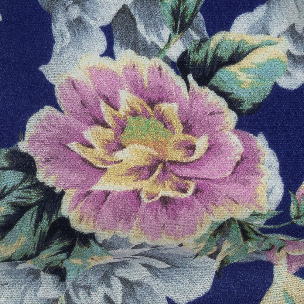Mood Exclusive Royal Antique Rose Petals Gauzy Viscose Crepe - Detail