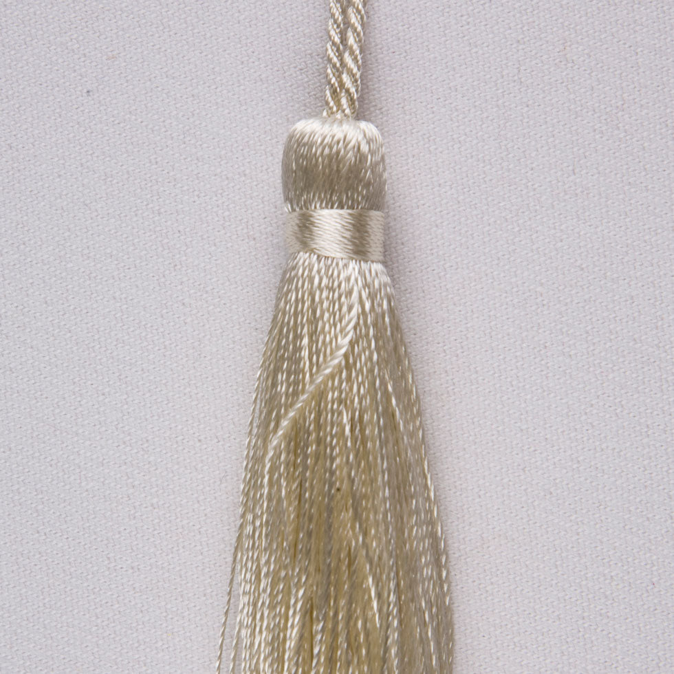 3.5 Ivory Basic Tassel - Detail