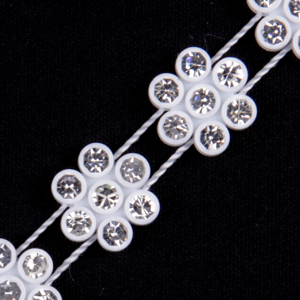 1/2 White/Crystal Plastic &amp; Glass - Detail
