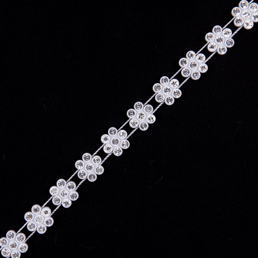 1/2 White/Crystal Plastic &amp; Glass