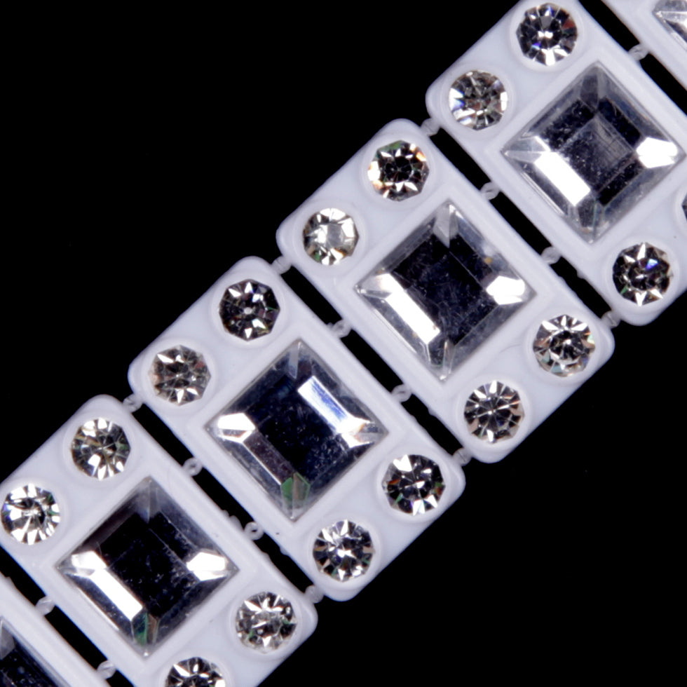 White/Crystal Plastic &amp; Glass - Detail