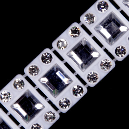 White/Crystal Plastic &amp; Glass - Detail