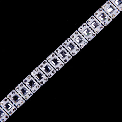 White/Crystal Plastic &amp; Glass