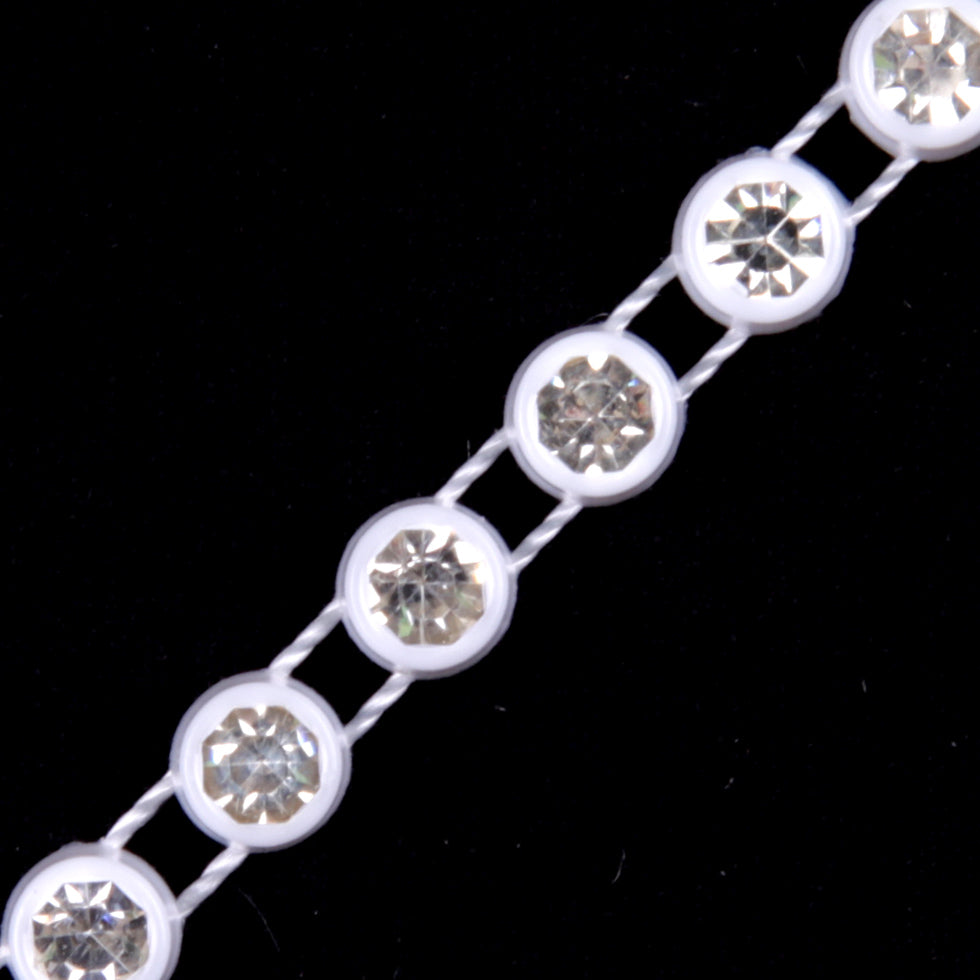 White/Crystal Plastic & Glass Detail