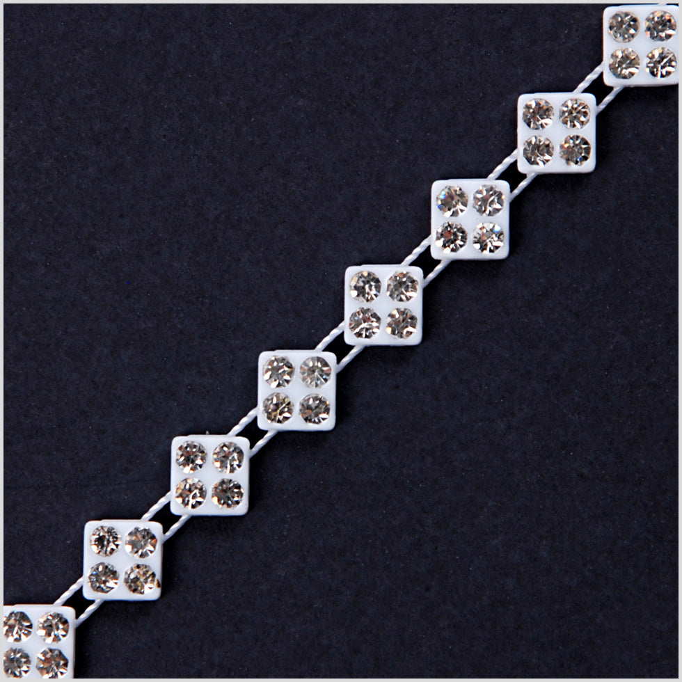 3.2mm White/Crystal Plastic &amp; Glass