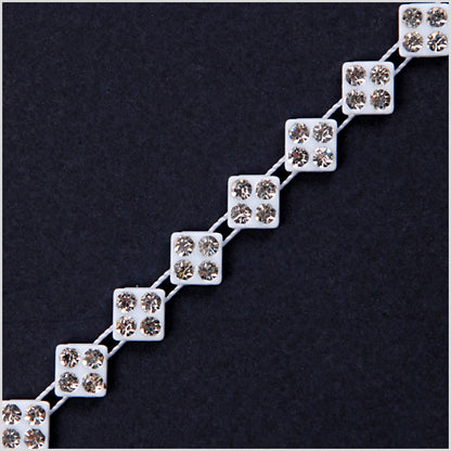 3.2mm White/Crystal Plastic &amp; Glass