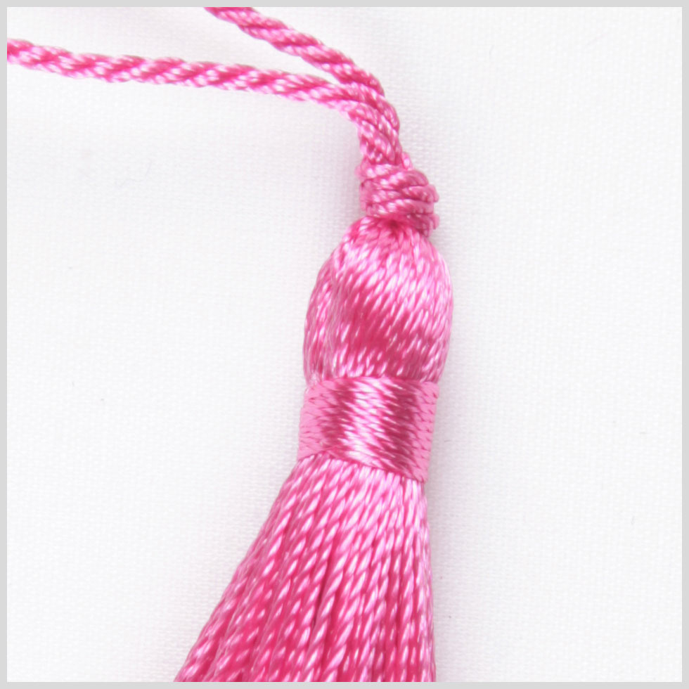 Fuchsia Basic Tassel - 2" Detail