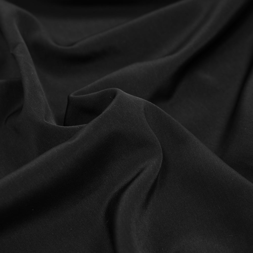 Polyester Peachskin - Black Detail