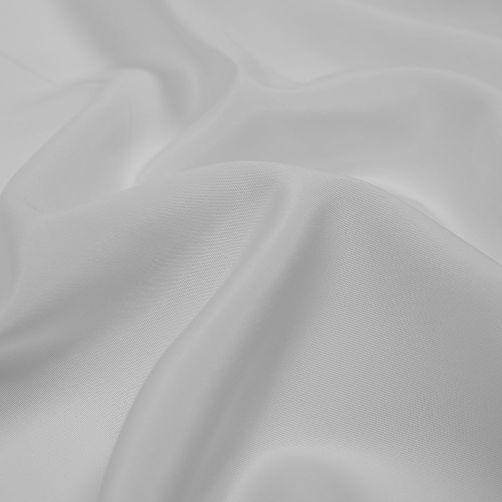 Polyester Peachskin - White Detail
