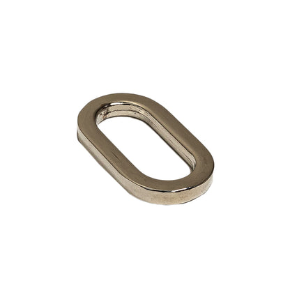 Silver Metal Oval Ring - 1" X 0.5" Detail