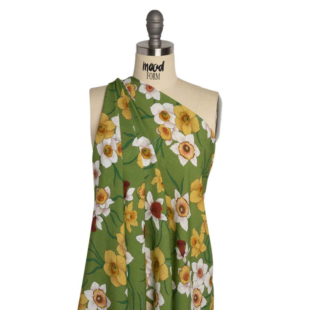 Viscose Crepe Print - Green, Yellow and Red Floral - Mood Exclusive Dizzy about Daffodils Detail