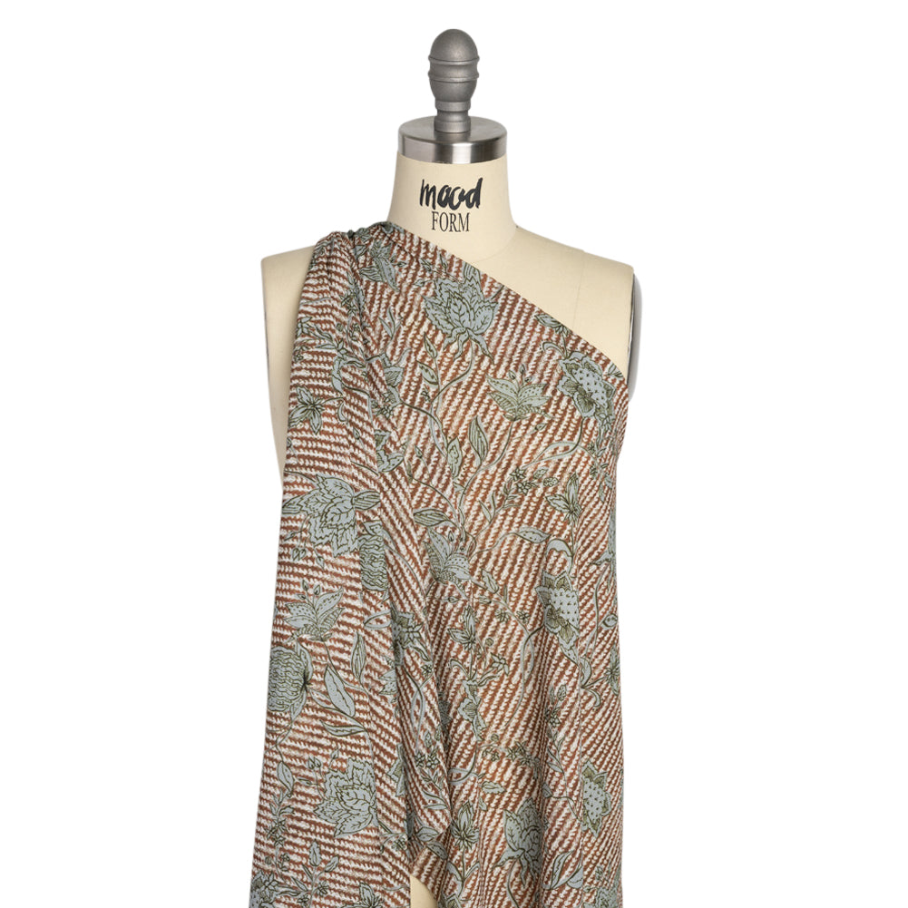 Mood Exclusive Brownstone on Bedford Crinkled Gauzy Viscose Crepe Detail
