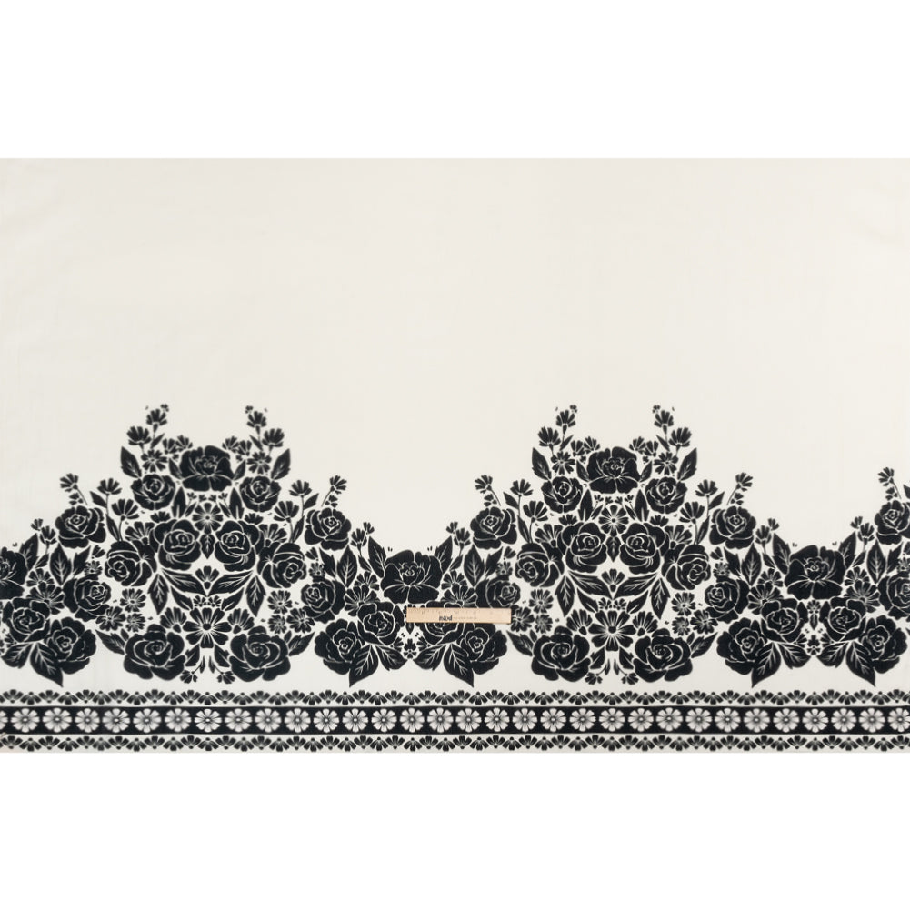 Crinkled Cotton Gauze Panel - Black and White Roses - Mood Exclusive Mounting Roses Print Full