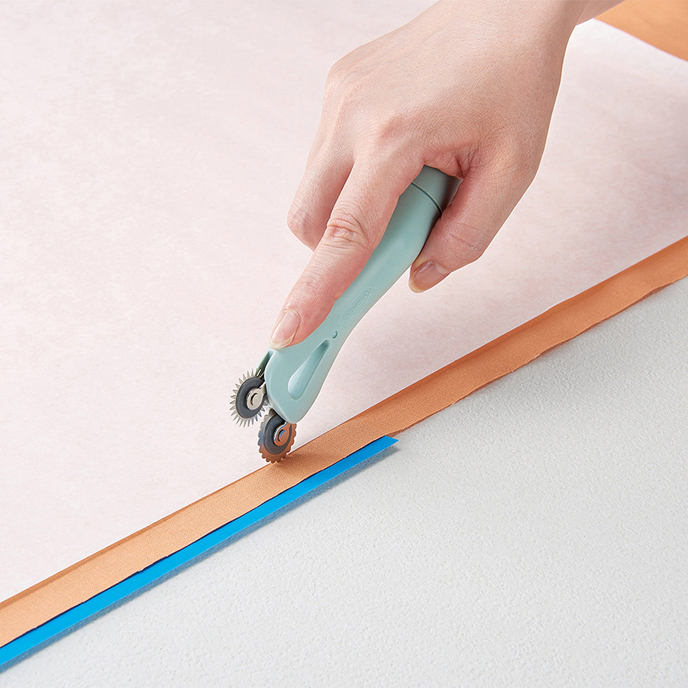Clover Grip Fit Triple Tracing Wheel - Folded