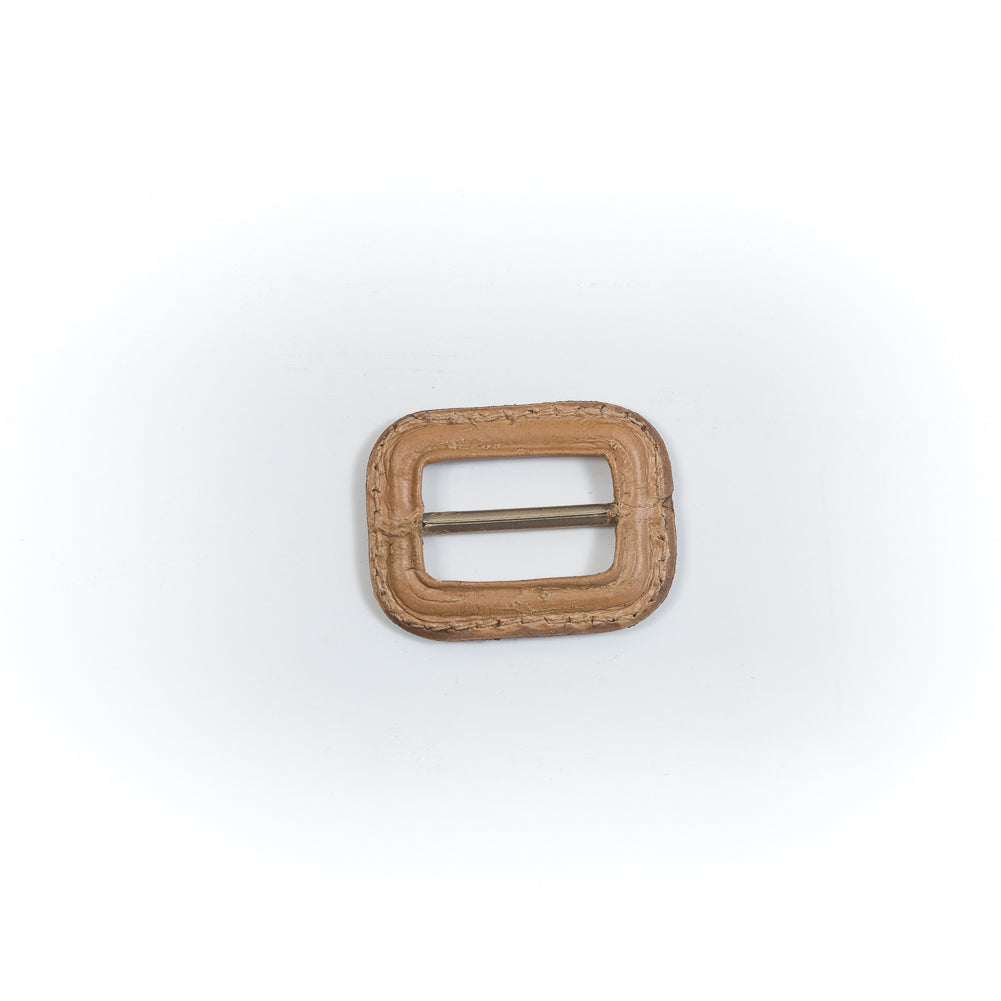Natural Leather Buckle - 1.5" x 1.125" Detail