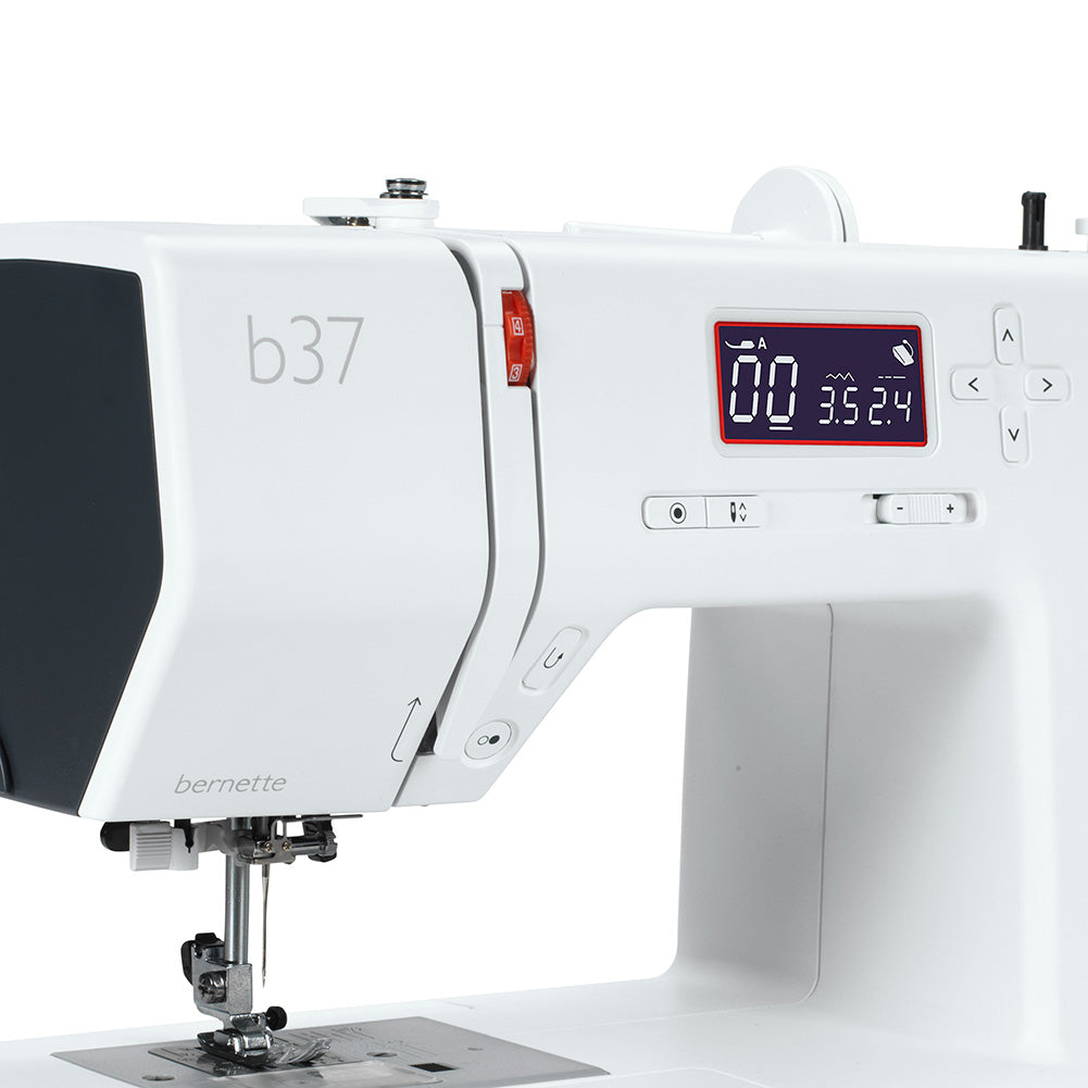 bernette 37 - Compact Computerized Sewing Machine with 50 Stitches - Detail