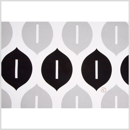 Off-White/Black/Gray Geometric Canvas Full