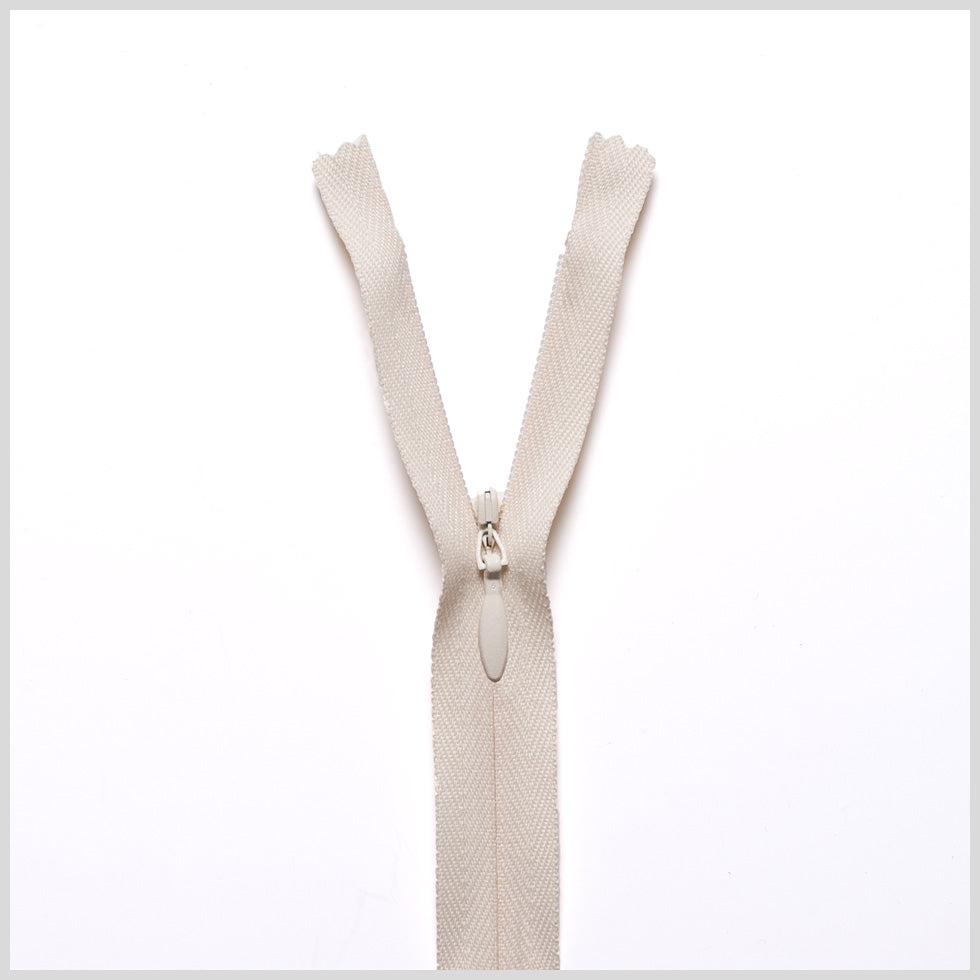 Invisible Zipper 24" by YKK - 099 Off-White