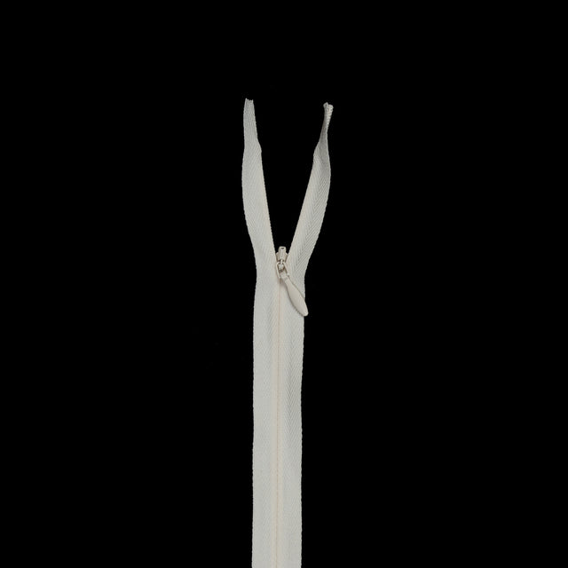 Invisible Zipper 24" by YKK - 801 Eggnog